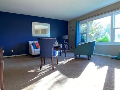 1775 Peachtree Cir, Whitehall, PA 18052 - photo 7