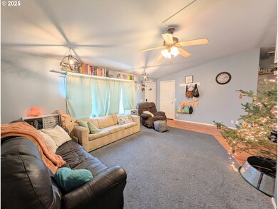 2209 Terra Lee Ct, La Grande, OR 97850 - photo 6