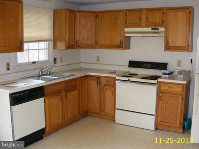 6015 Somerset Rd, Riverdale, MD 20737 - photo 6