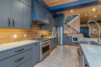 1054 Sherman Hollow Rd, Huntington, VT 05462 - photo 7