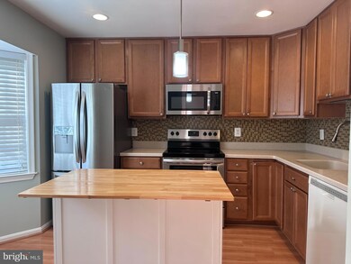 5832 First Landing Way unit 137, Burke, VA 22015 - photo 6