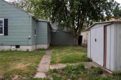 517 W 5th St S, Newton, IA 50208 - photo 4