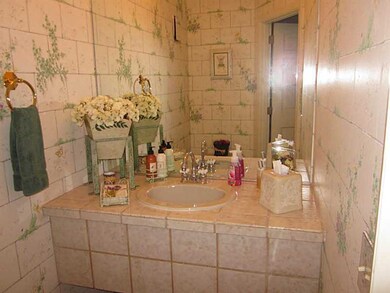 77 Mountain Laurel Dr, Cranston, RI 02920 - photo 3