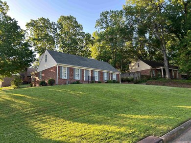 View of front of property featuring a front yard