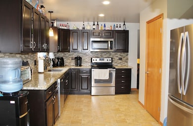 1445 Scott Cir, Morris, IL 60450 - photo 6