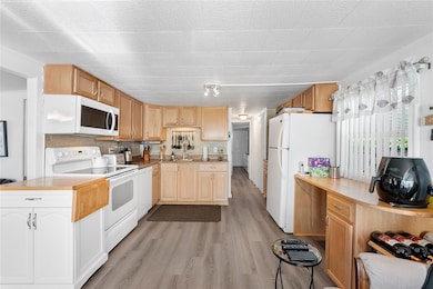 8631 SW 20th St, Davie, FL 33324 - photo 6