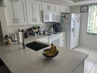 New Kitchen Cabinets & Countertops