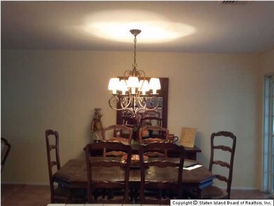 unlisted-address, Staten Island, NY 10312 - photo 7