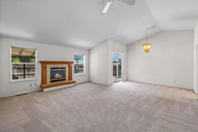 2117 NW Hemlock Place, Redmond, OR 97756 - photo 7