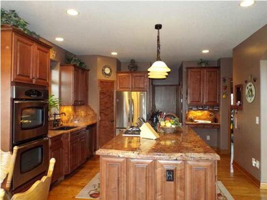 Note the double ovens, under mount sink and the wa