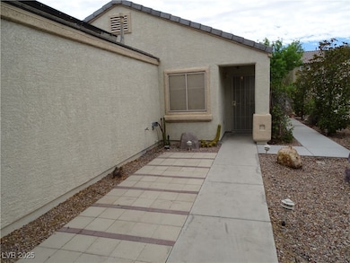 6208 Grizzly Gorge St, Las Vegas, NV 89130 - photo 2