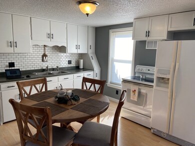 844 Center St, Ludlow, MA 01056 - photo 2