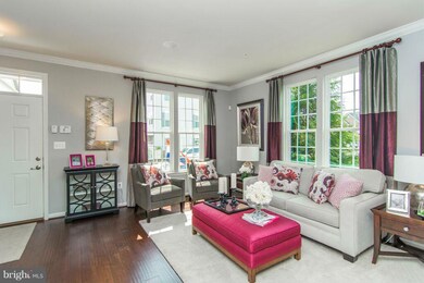 22870 Glacier Lily Dr, Clarksburg, MD 20871 - photo 2