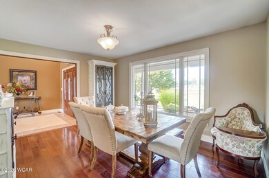 2650 Slabtown dining