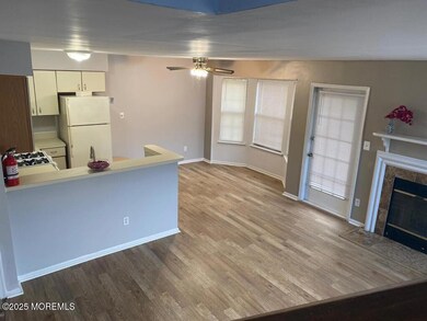 393 Carhart Ct unit 393, East Brunswick, NJ 08816 - photo 6