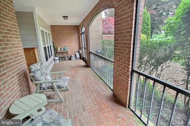 9433 Turnberry Dr, Potomac, MD 20854 - photo 6