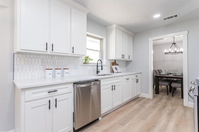 1904 Lincolnshire Dr, Bedford, TX 76021 - photo 7