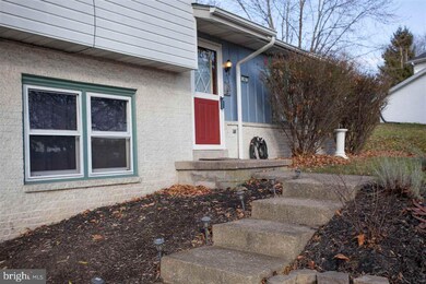 40 Delmont Ave, Harrisburg, PA 17111 - photo 2