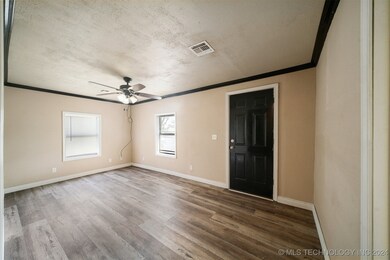 108 N Ora St, Pryor, OK 74361 - photo 4