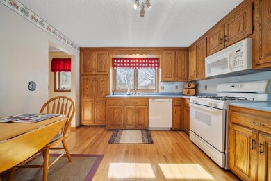 11 Gloucester Ln unit U33, Nashua, NH 03063 - photo 7