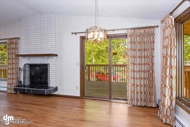 08-Living Room-ELKO5910