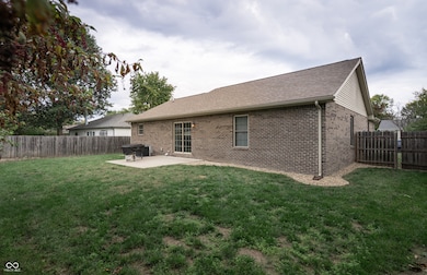 828 Phillips Ln, Seymour, IN 47274 - photo 7