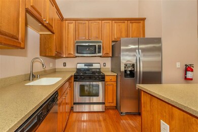 4 Greenwich Dr unit 607, Jersey City, NJ 07305 - photo 3