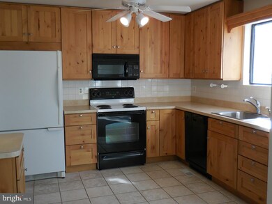 1390 Almond Dr, Annapolis, MD 21409 - photo 3