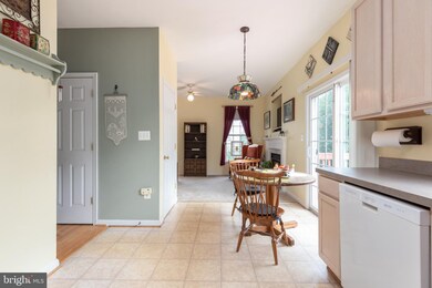 11206 Englewood Ct, Fredericksburg, VA 22407 - photo 3