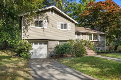 174 Middlesex Rd, Chestnut Hill, MA 02467 - photo 2