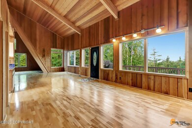 Upstairs Living Room-Big Windows!