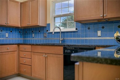 5506 Tanglewood Ln, Allentown, PA 18106 - photo 6