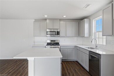 180 Plumtree Ct, King, NC 27021 - photo 7