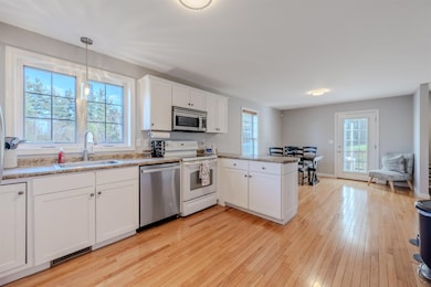 12 Forest Hill Way unit 57, Manchester, NH 03109 - photo 2