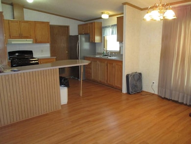 3660 Bentwood Cir W unit 149, White Lake, MI 48383 - photo 2