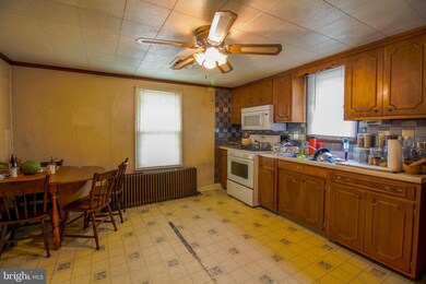 8713 Eddington Rd, Parkville, MD 21234 - photo 7