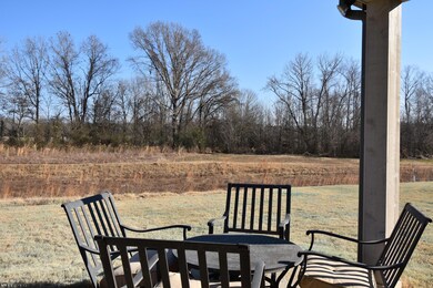 No backyard neighbors!