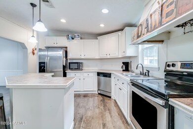 10-web-or-mls-225 Horseshoe Loop-10