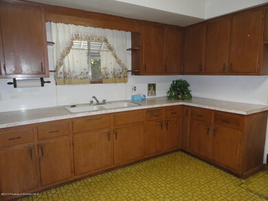 1416 Schlager St, Scranton, PA 18504 - photo 2