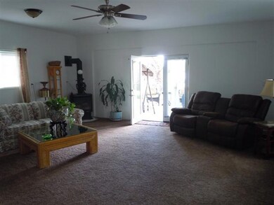 683 Pittview Ave, Central Point, OR 97502 - photo 2