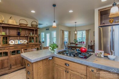 424 NW Riverside Blvd, Bend, OR 97701 - photo 6