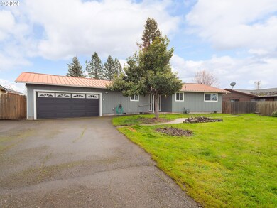 324 St John St, Sutherlin, OR 97479 - photo 2