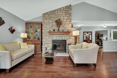 Adner Ct-GreatRm.View2