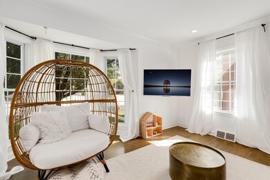 557 E Thacker St, Des Plaines, IL 60016 - photo 6