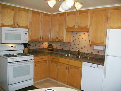 Kitchen Newer maple cabinets, with appliances!  c 