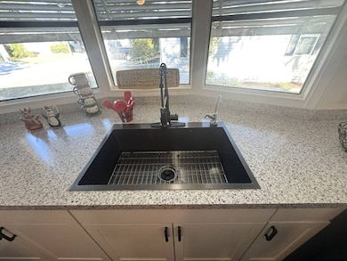 637 N Edgewater Dr, Plant City, FL 33565 - photo 4