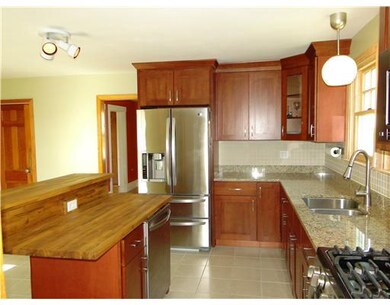 121 Peckham Ln, Middletown, RI 02842 - photo 7