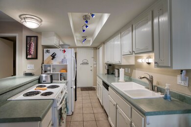 10427 N 11th Place unit 2, Phoenix, AZ 85020 - photo 5
