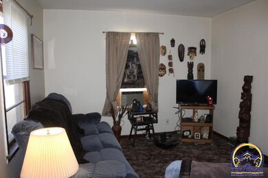 632 SW Randolph Ave, Topeka, KS 66606 - photo 2