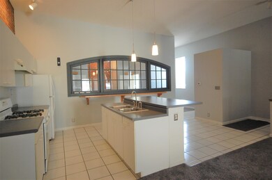 Upstairs- Unit B (37)